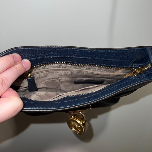 MICHAEL Michael Kors Crossbody Hamilton Traveler Leather Purse Navy Gold Accents - Picture 5 of 13